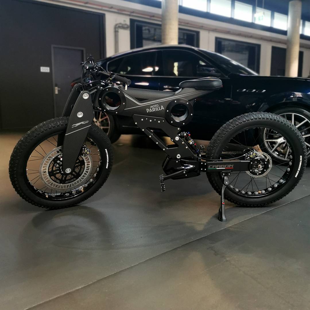 Moto-Parilla-Series-2-2021-SUV-E-Fatbike-Pedelec-Mistero black seitlich