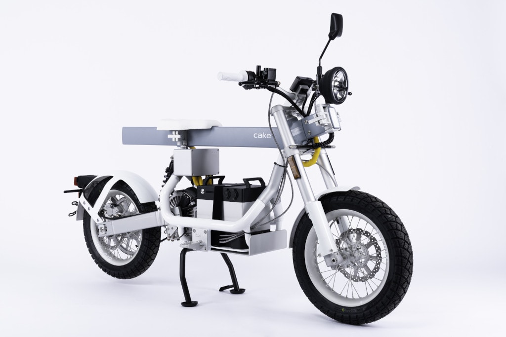 Cake-Ösa-plus-E-Motorra-E-Transportbike-vorne seitlich