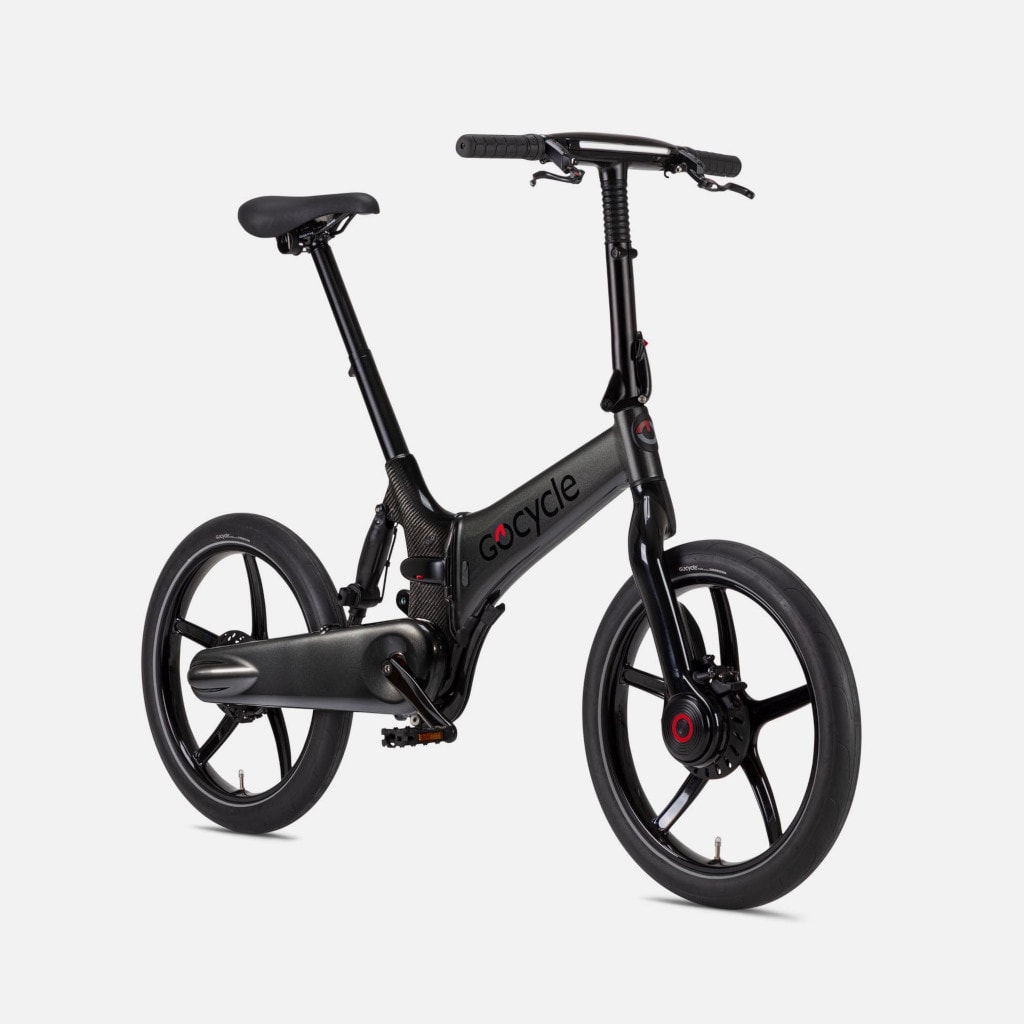 Gocycle-G4i-e-Klapprad-e-Bike-schwarz glänzend seitlich von vorne