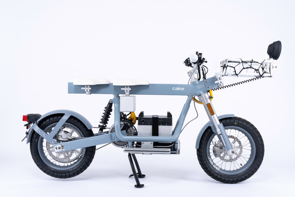 Cake-Ösa-Flex-E-Transportbike-E-Motorrad  in grau seitlich komplett inkl. Korb vorne 1