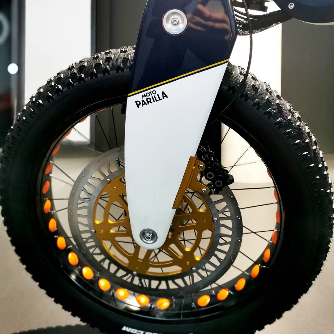 Moto-Parilla-Series-2-2021-SUV-E-Fatbike-Pedelec-Elegance Carbon Vordergabel