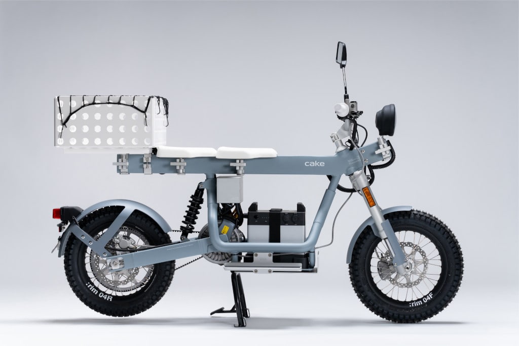 Cake-Ösa-Flex-E-Transportbike-E-Motorrad  in grau seitlich komplett inkl. Korb hinten 1