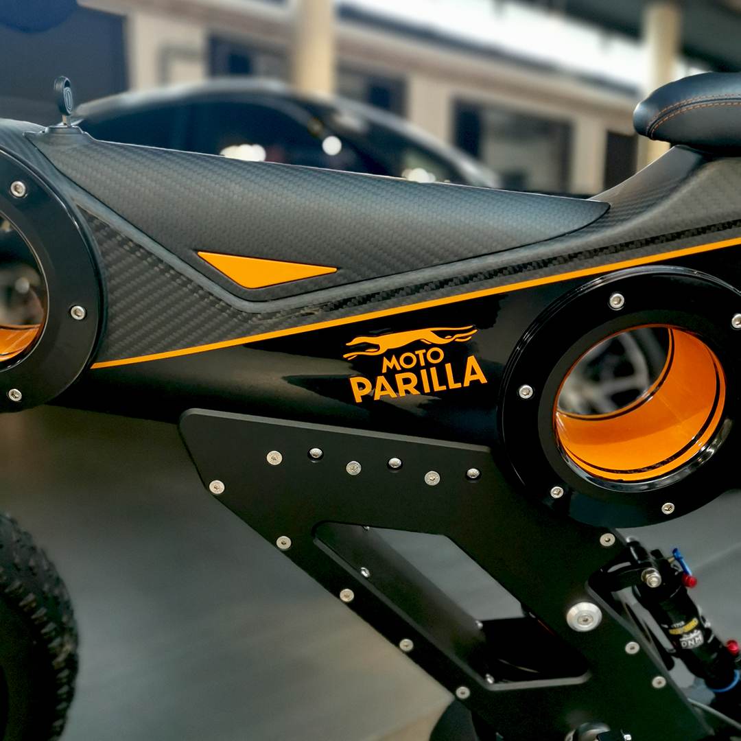 Moto-Parla-Series-2-2021-SUV-E-Fatbike-Pedelec-Factory seitlicher Schriftzug