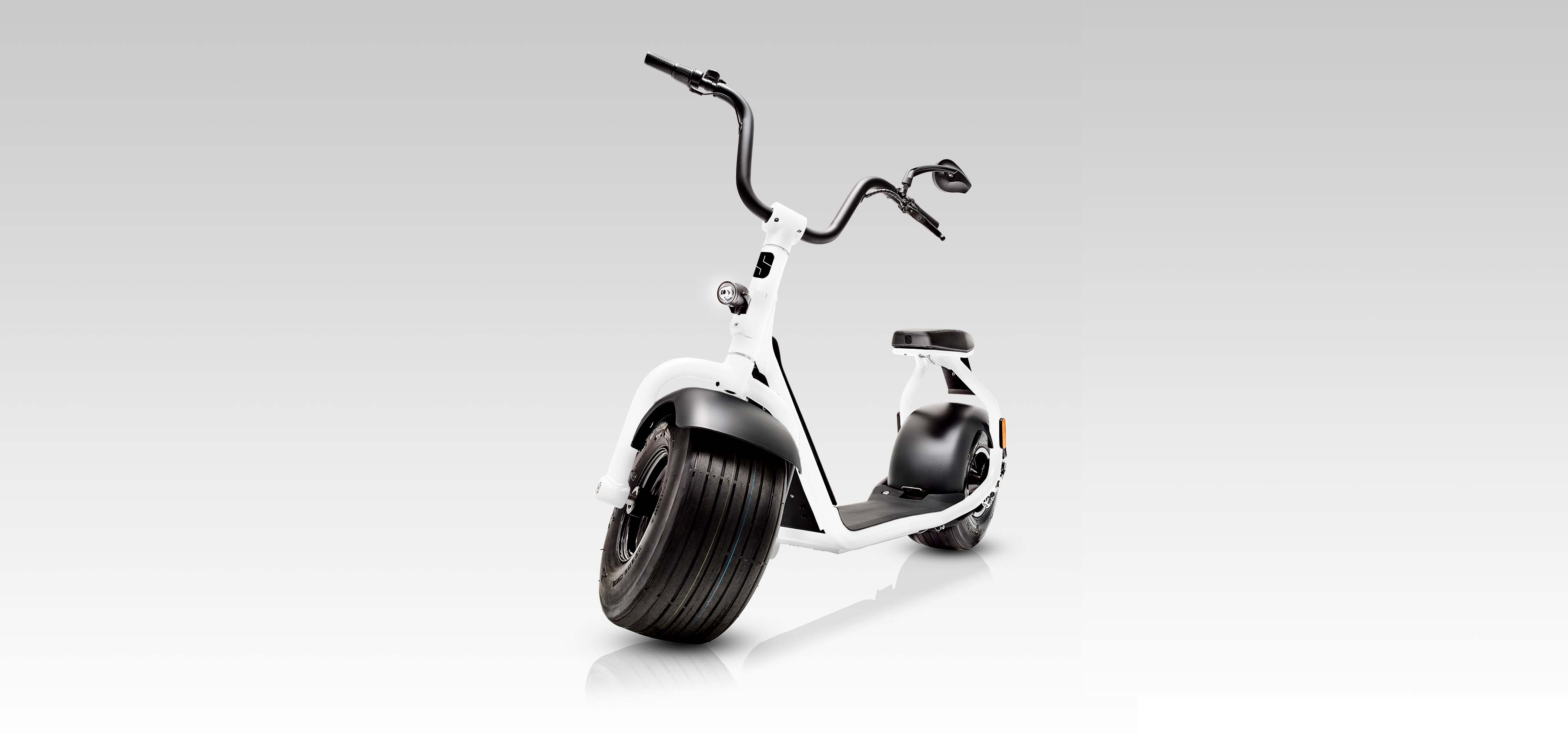 Scrooser-Orginal-Design-Elektroroller-E-Scooter-mit-Strassenzulassung-white